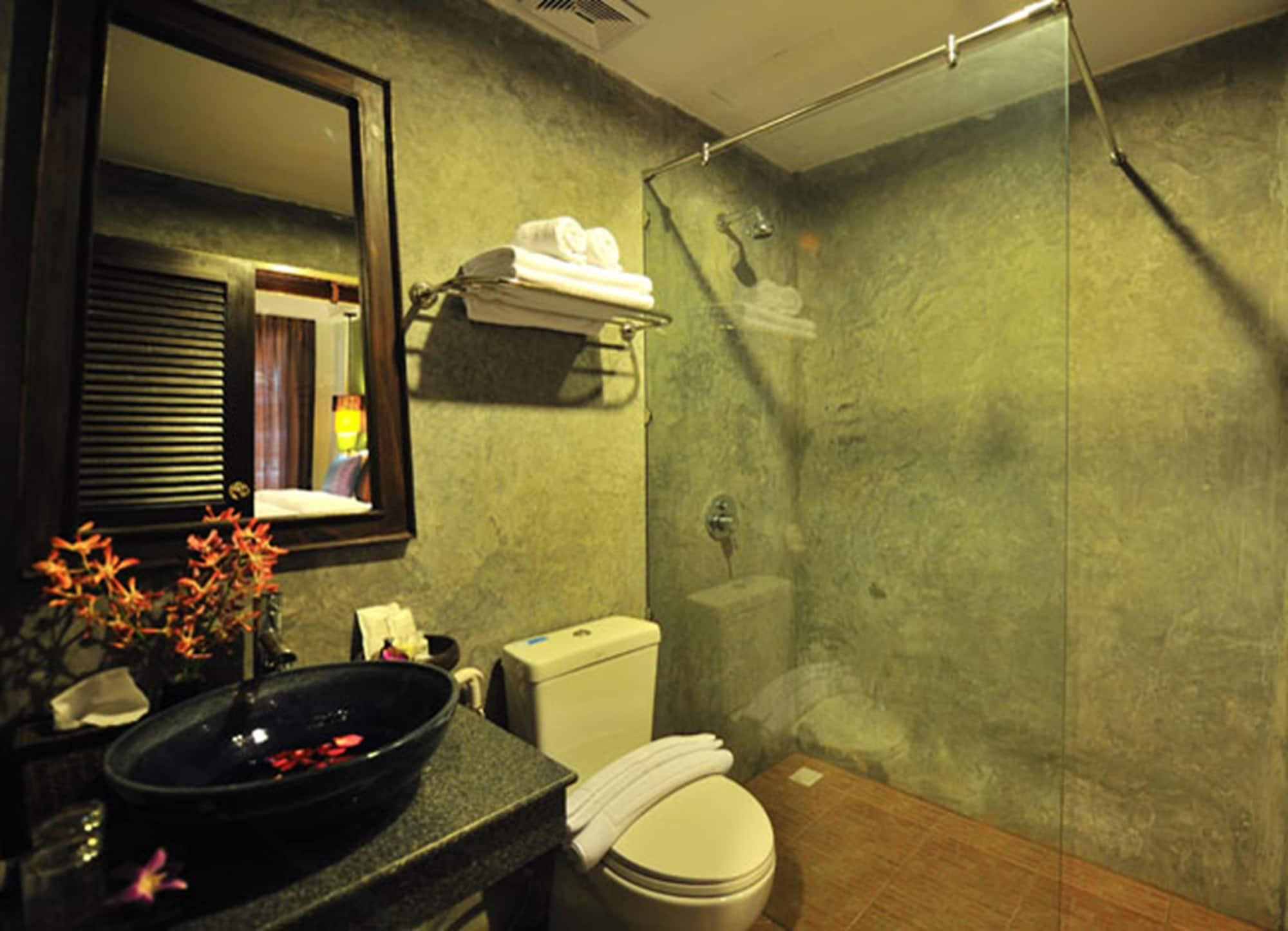 Siralanna Hotel Patong Exterior foto