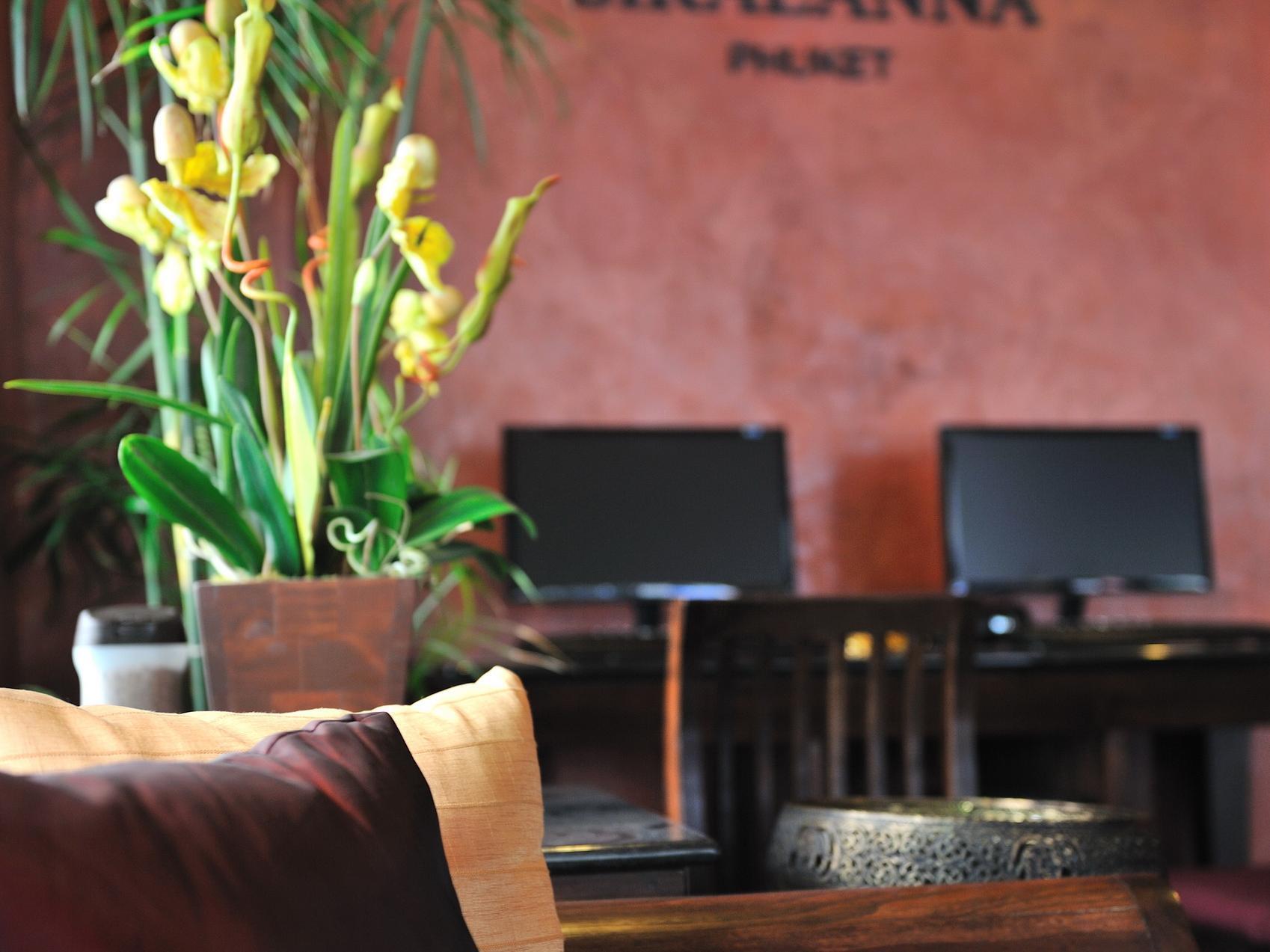 Siralanna Hotel Patong Exterior foto